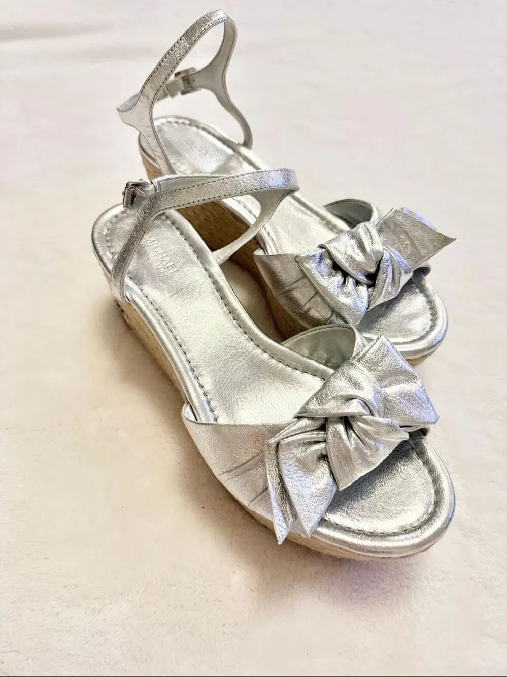 Michael Kors Silver Metallic Leather Bow Espadrille Wedge Sandals Size 8 (EU 38)